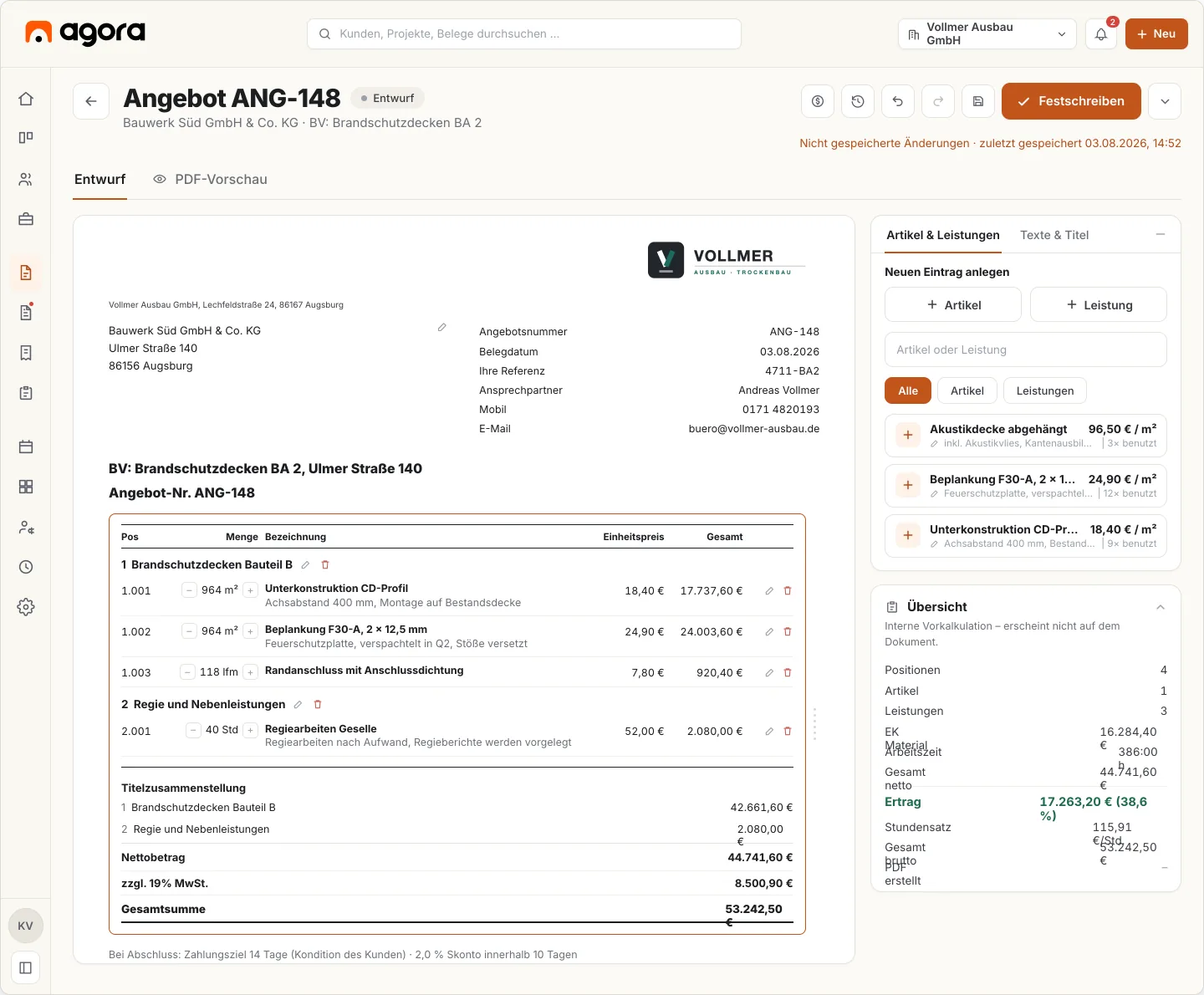 Beleg-Editor von Agora CRM mit Angebotsblatt links, markiertem Positionsblock und rechter Spalte mit Belegdaten und Vorkalkulation samt Rohertrag und Marge.